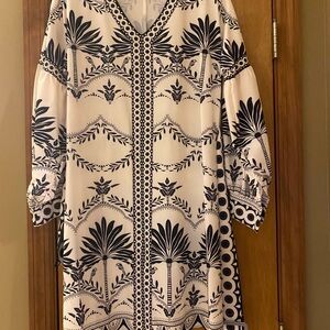 Chic Black and White Long Sleeve Dress